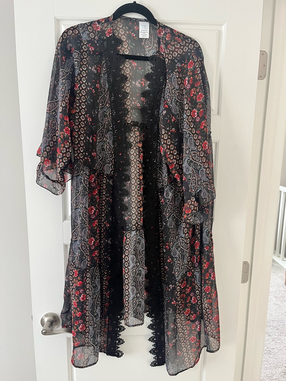 Time and Tru Black Sheer Floral Lace-Trim Kimono Robe with Red Roses
